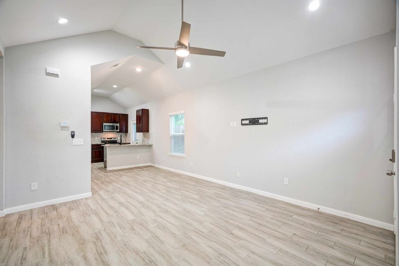 16926 Kempwood #NA - Photo 3 of 18
