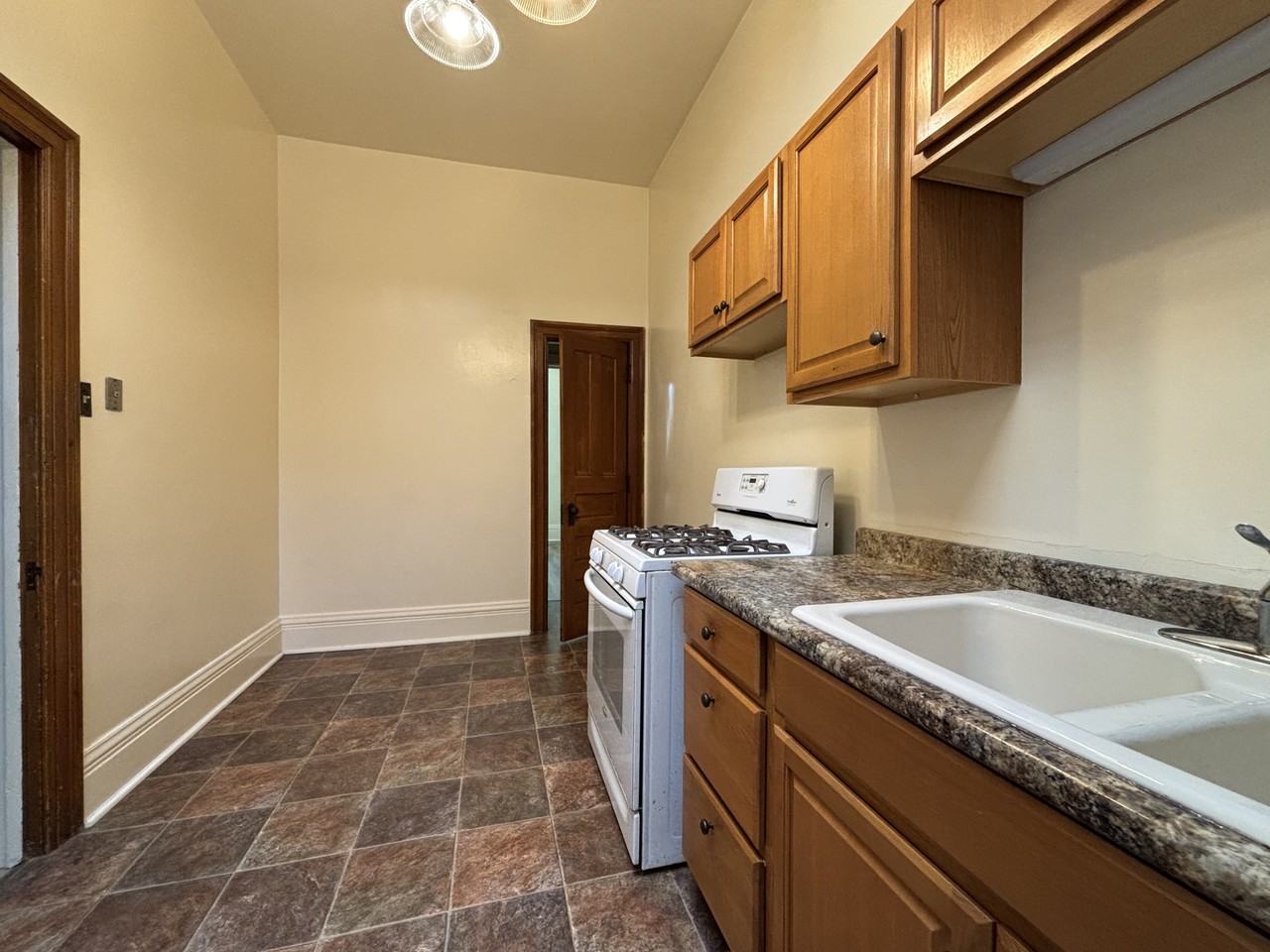 902 Michigan Ave #906A - Photo 6 of 15