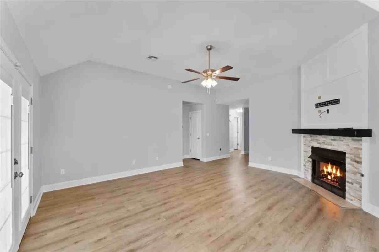 550 Bonanza St #NA - Photo 6 of 18