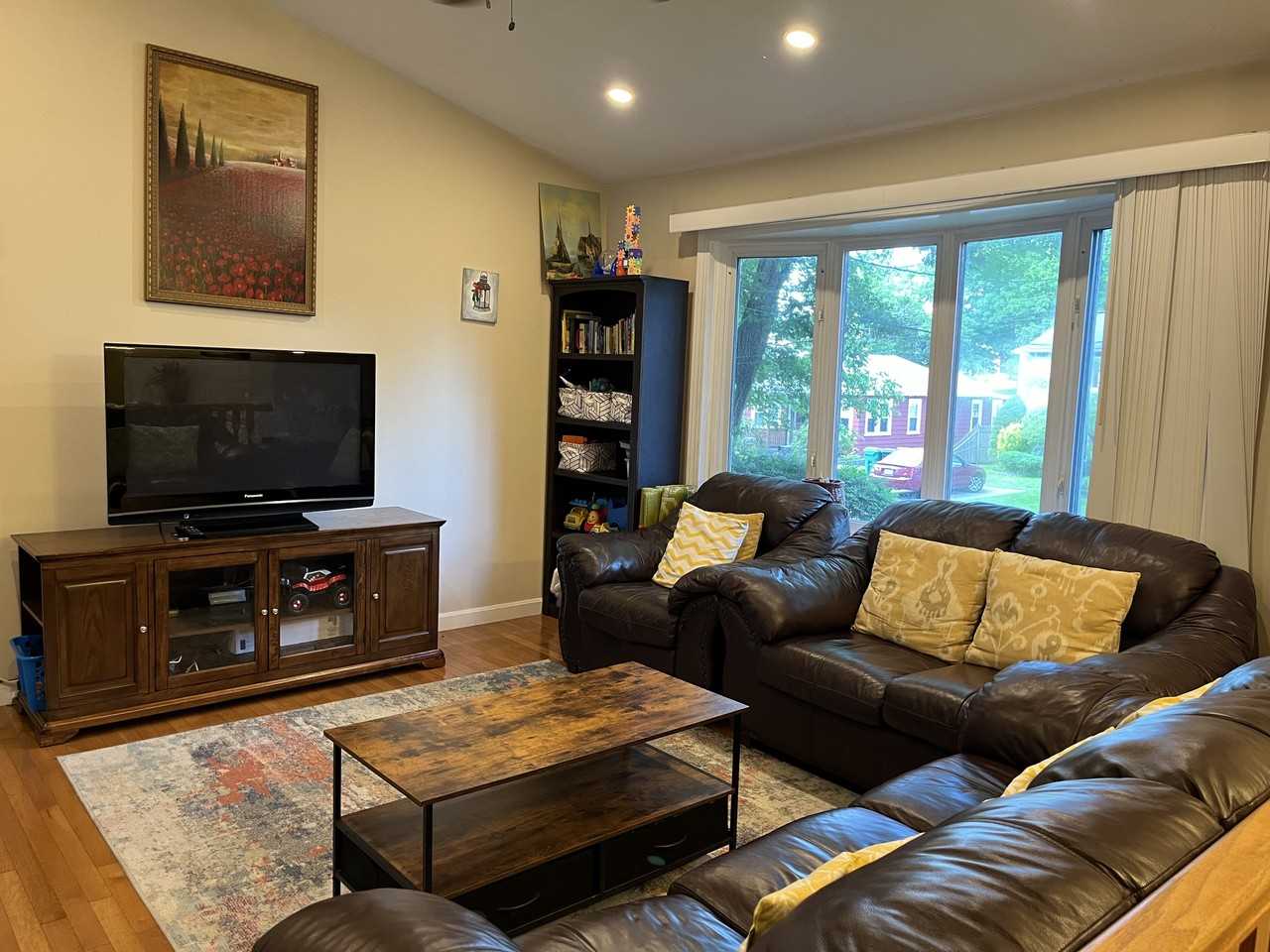 331 Beachwood Dr #NA - Photo 3 of 18