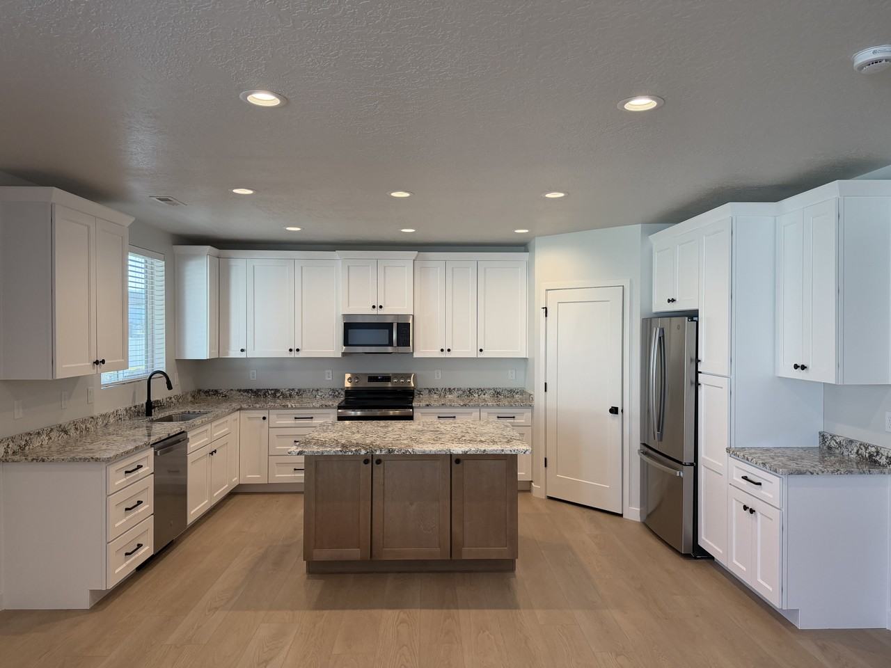 1014 W Netleaf St #NA - Photo 2 of 18