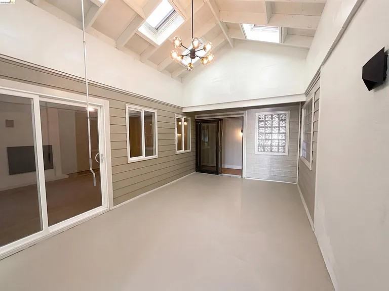 2621 Merion Drive - Photo 4 of 10