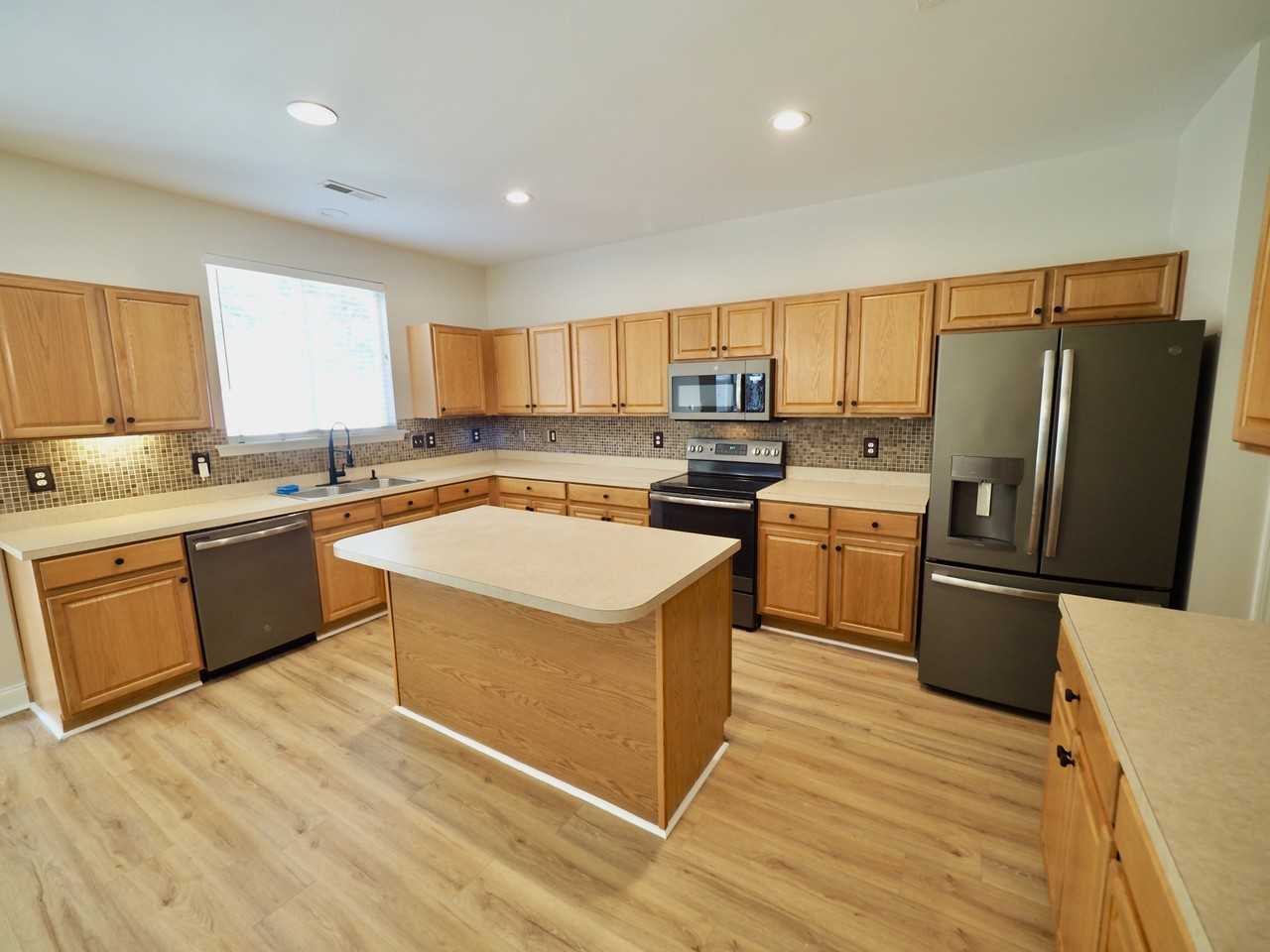 27 Border Ave #NA - Photo 5 of 38