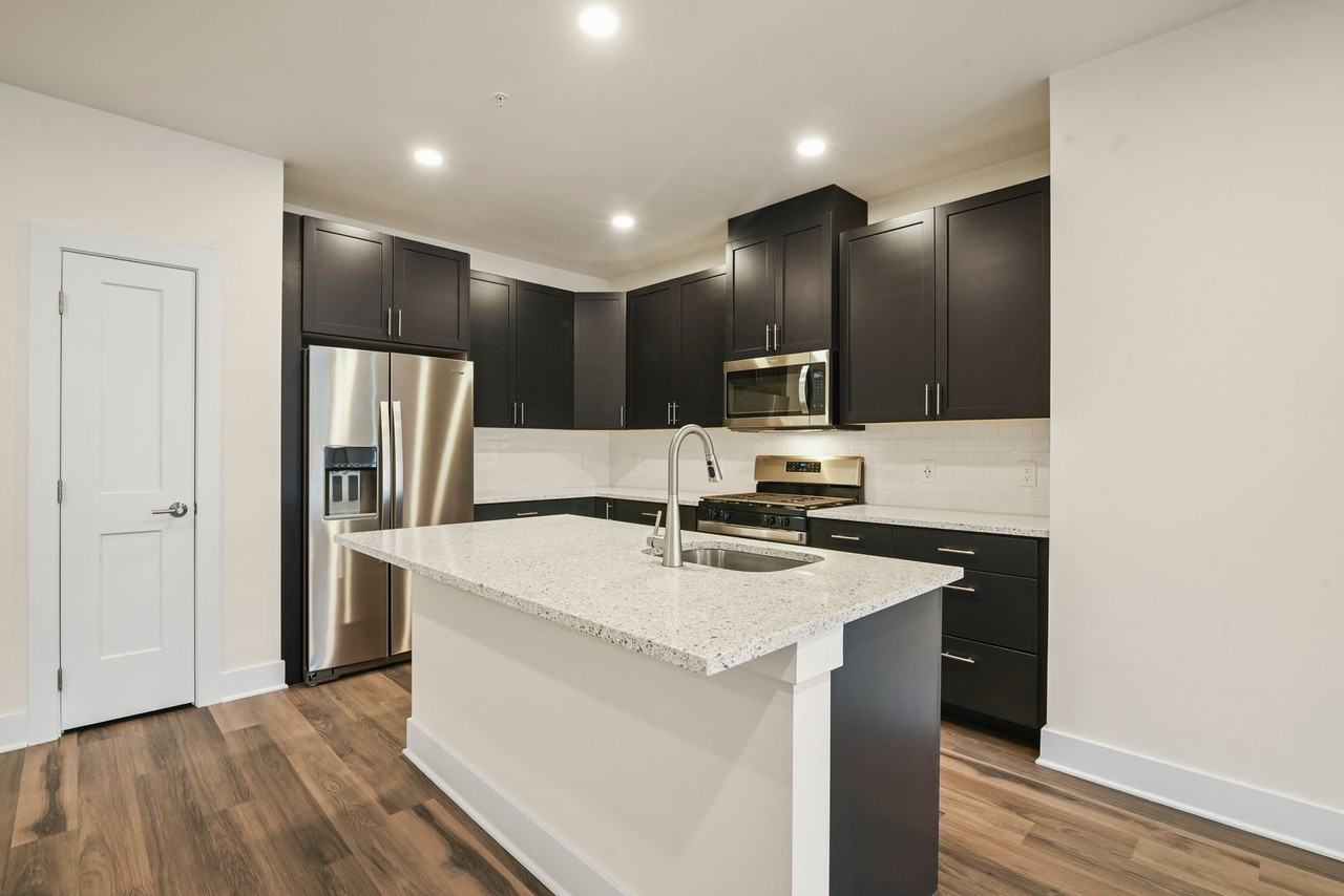 The Somerset at Montgomery - Photo 3 of 6