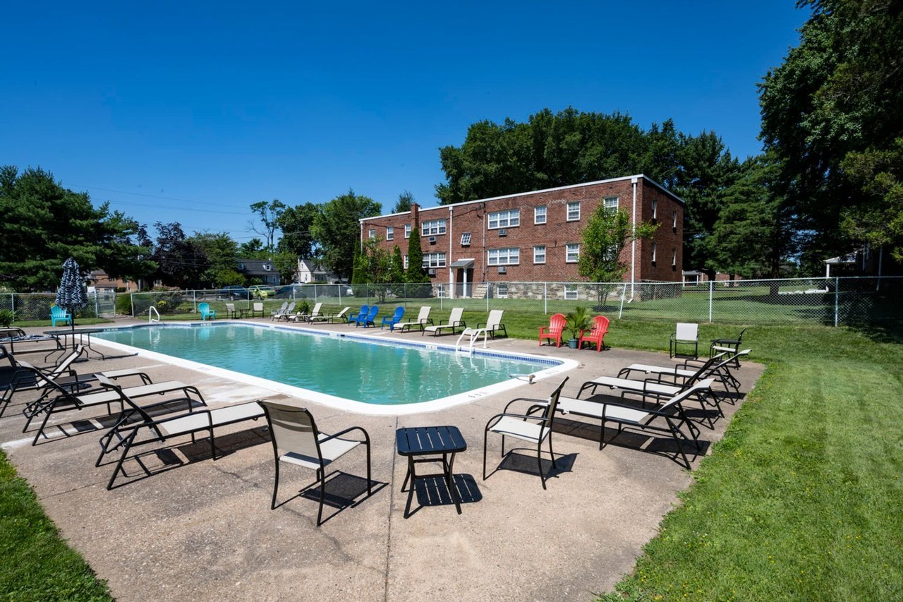 Rosewood Apartments - Photo 7 of 12