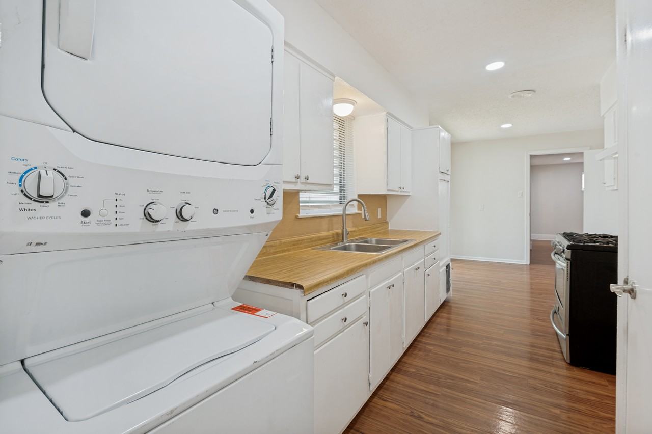 1818 Highland Drive - Photo 5 of 26