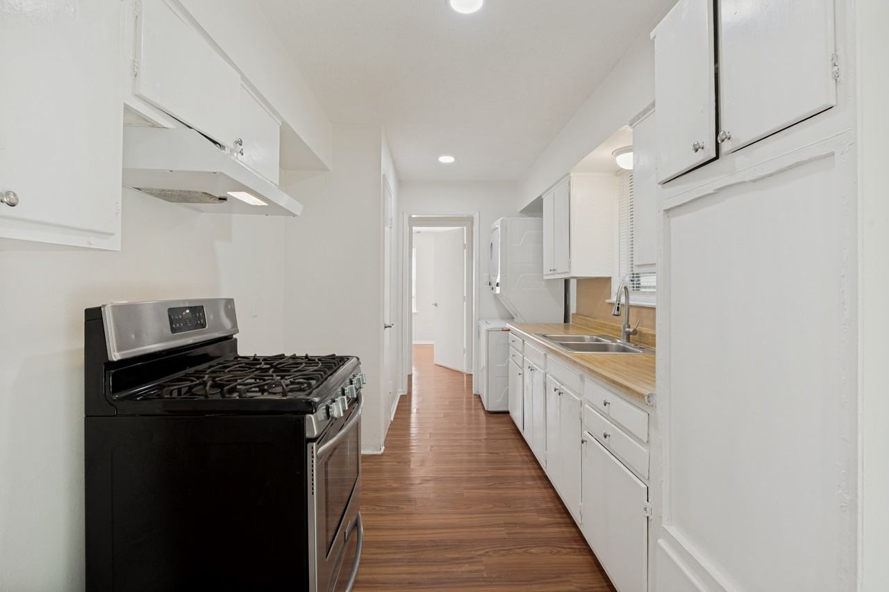 1818 Highland Drive - Photo 6 of 26