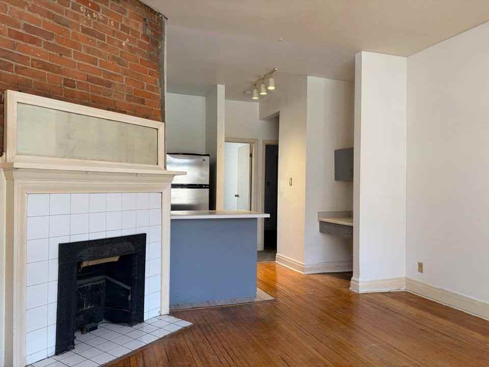 471 Brunswick Ave - Photo 3 of 10