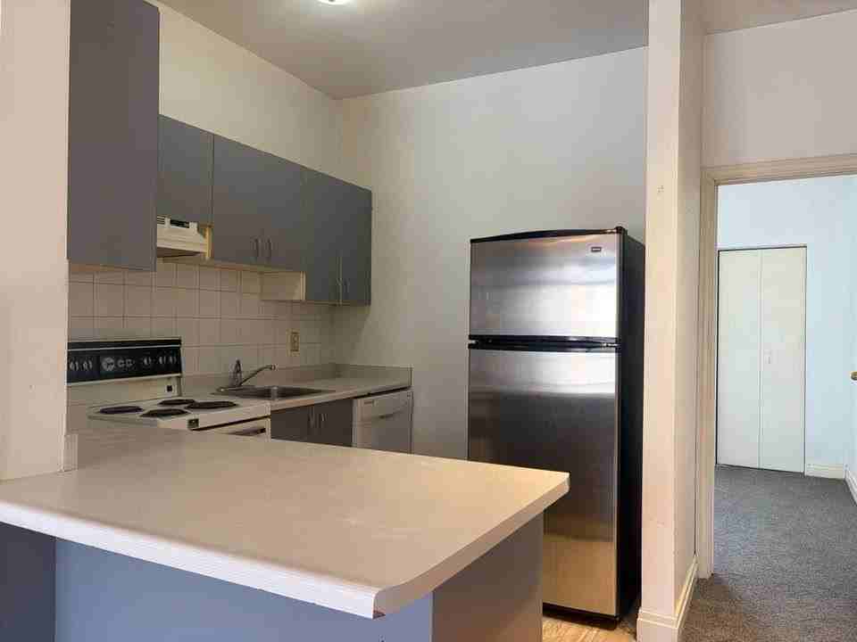 471 Brunswick Ave - Photo 6 of 10