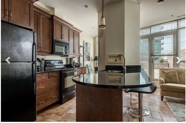 1550 Dresden Row - Photo 3 of 15