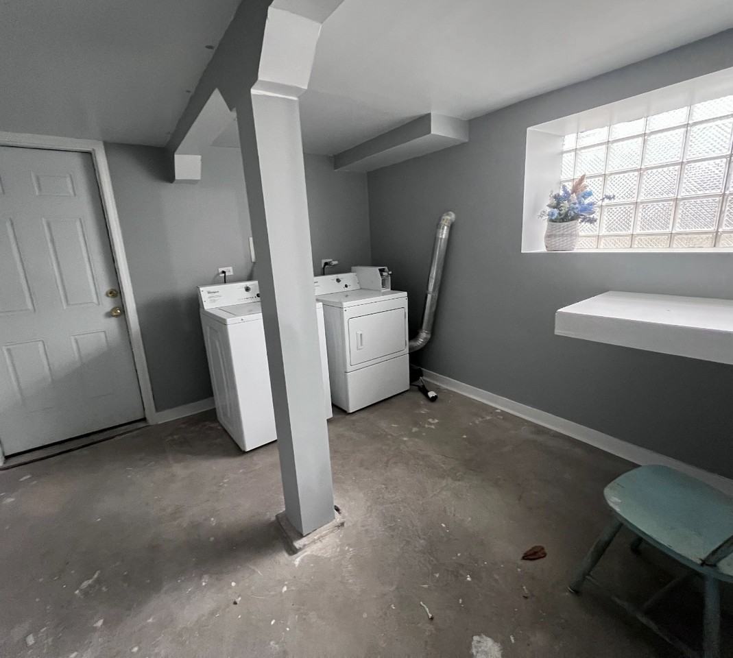 1537 S Saint Louis Ave - Photo 4 of 7
