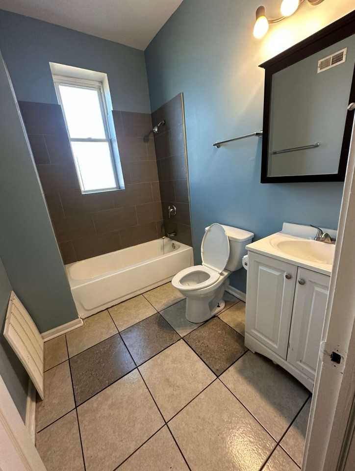 1537 S Saint Louis Ave - Photo 7 of 7