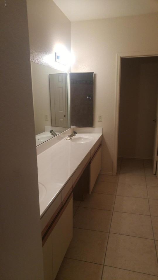 2341 W Shawnee Dr - Photo 3 of 12