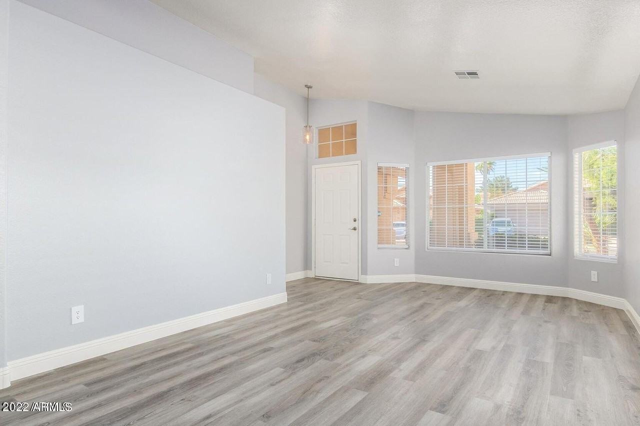 109 W Helena Dr - Photo 6 of 28