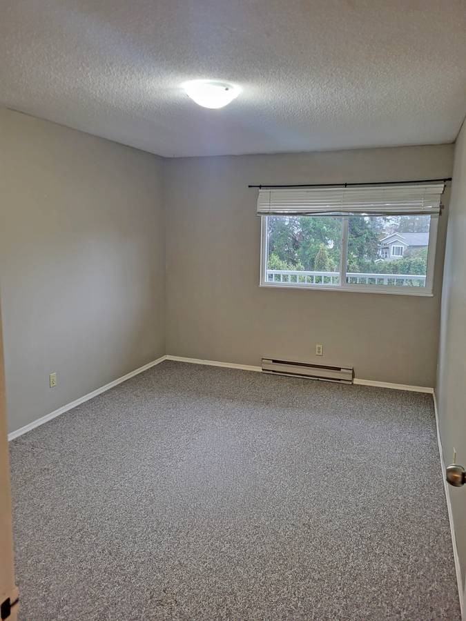 2181 Comox Avenue - Photo 4 of 8
