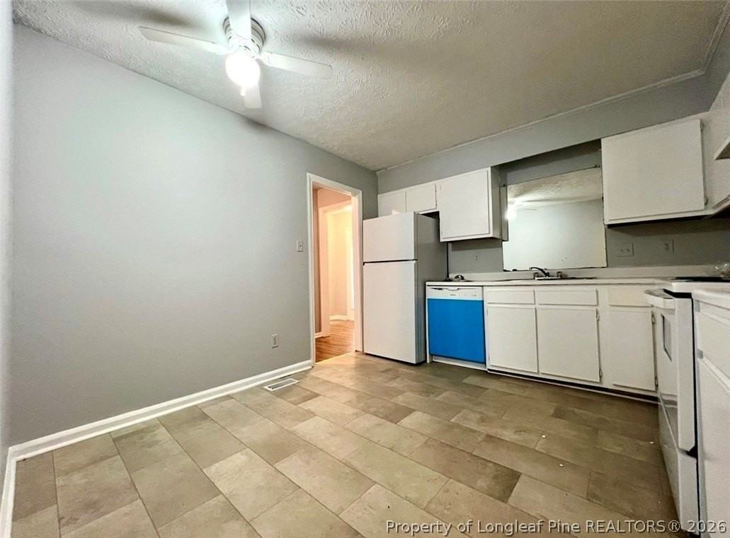7013 Darnell St - Photo 3 of 44