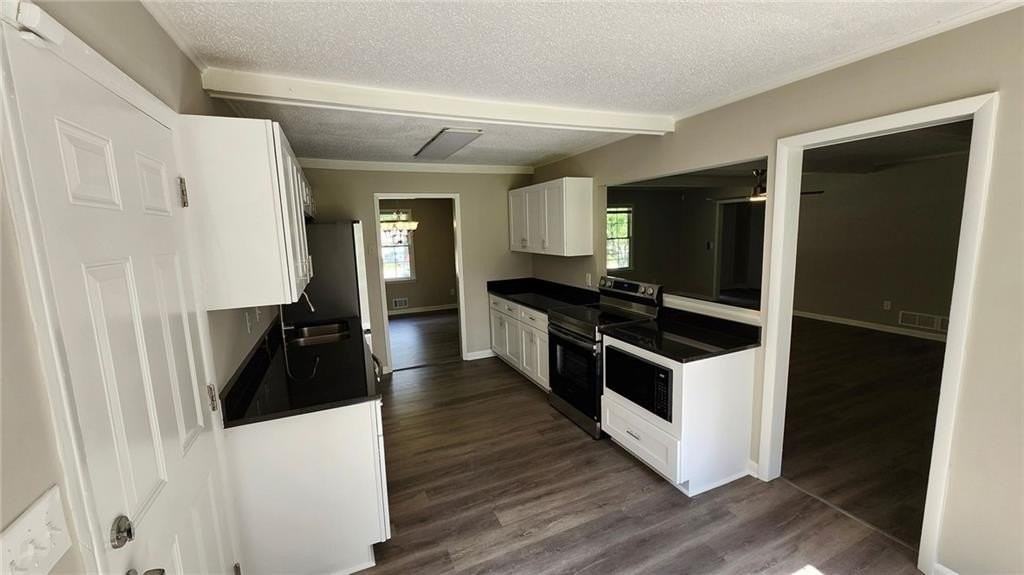 1007 Strawberry Ln - Photo 3 of 15