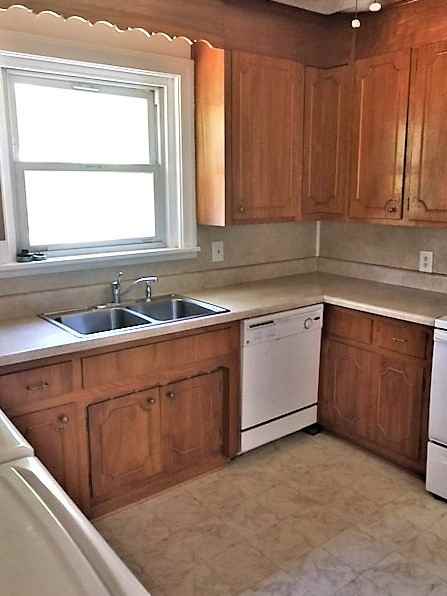 1016 Dixon Dr #1 - Photo 2 of 9