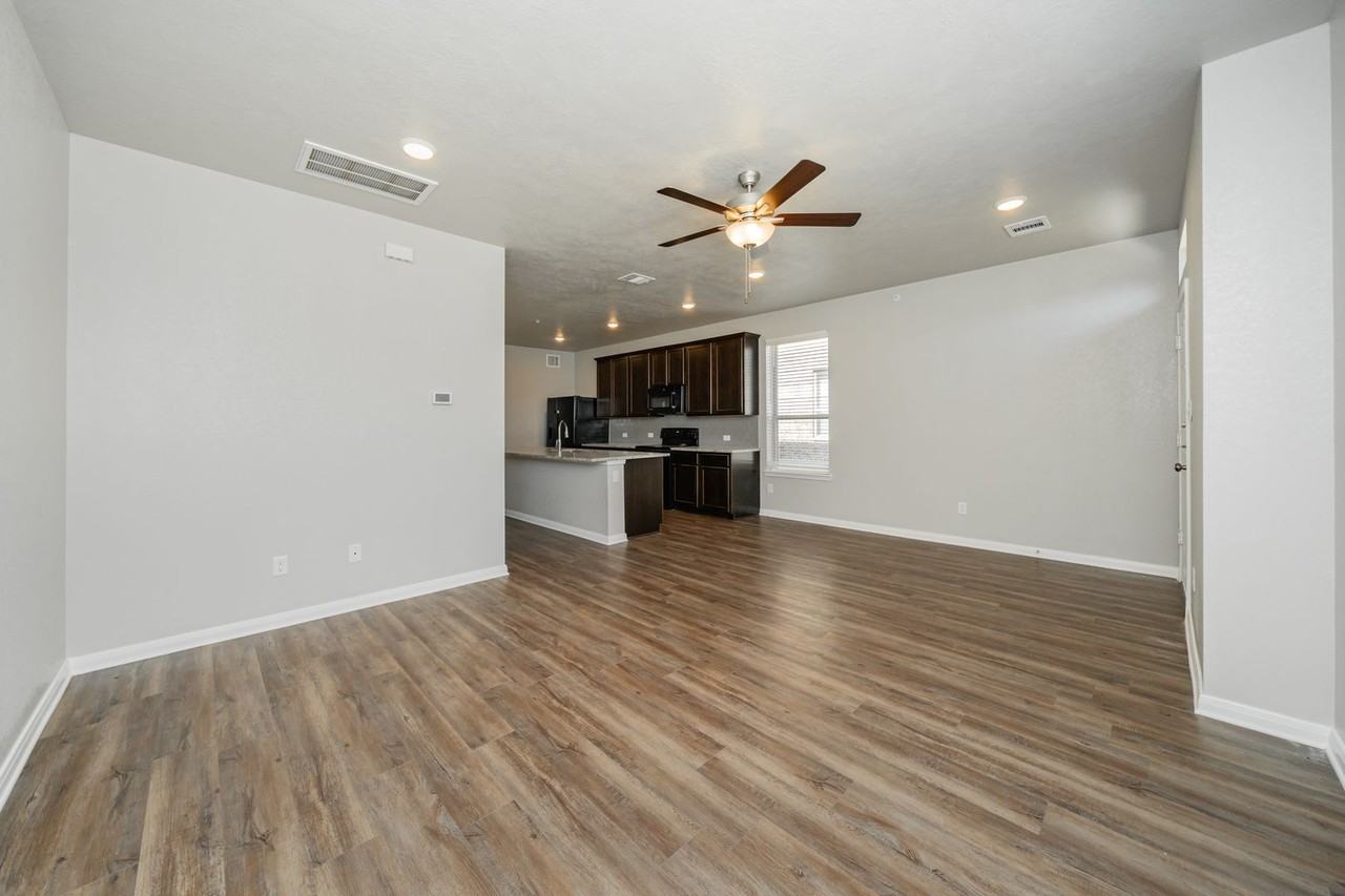 4089 Cross Park Dr #512 - Photo 2 of 44