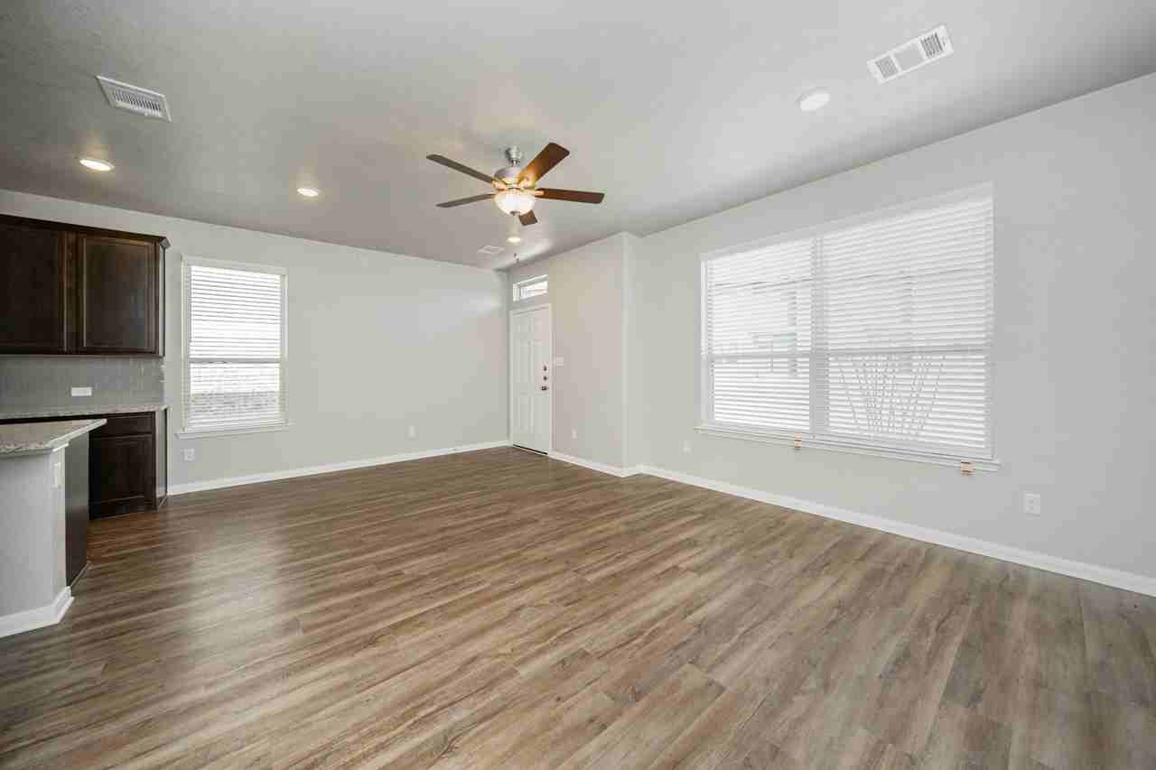 4089 Cross Park Dr #512 - Photo 5 of 44