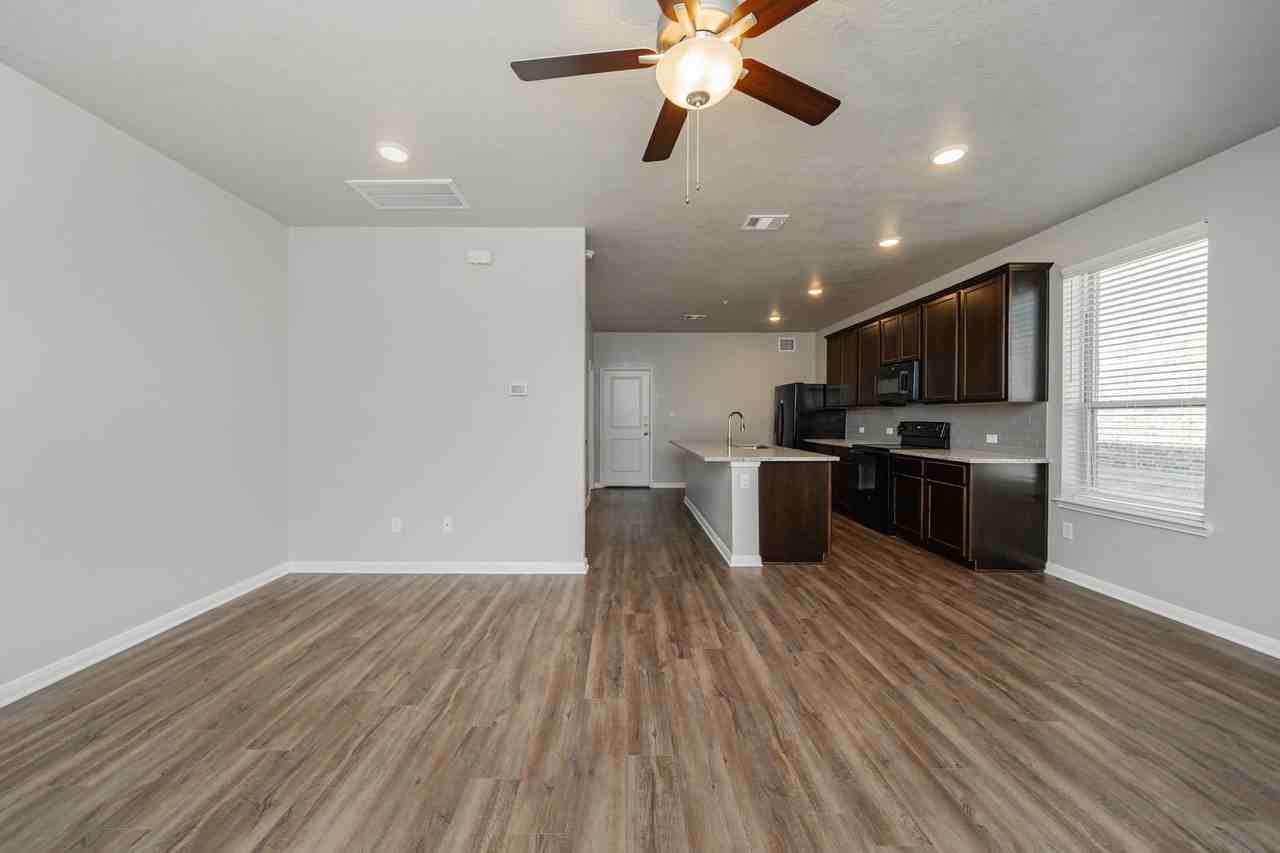 4089 Cross Park Dr #512 - Photo 6 of 44