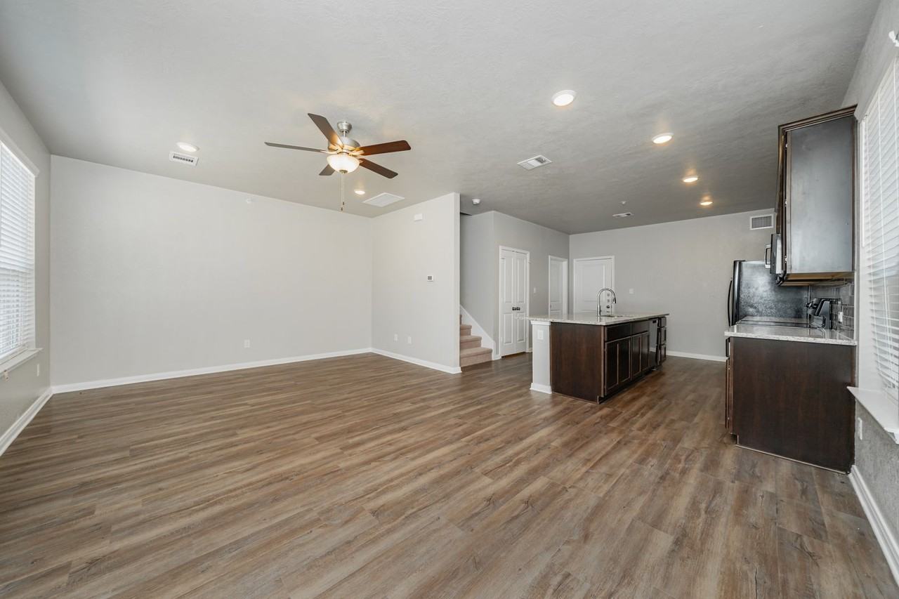 4089 Cross Park Dr #512 - Photo 7 of 44