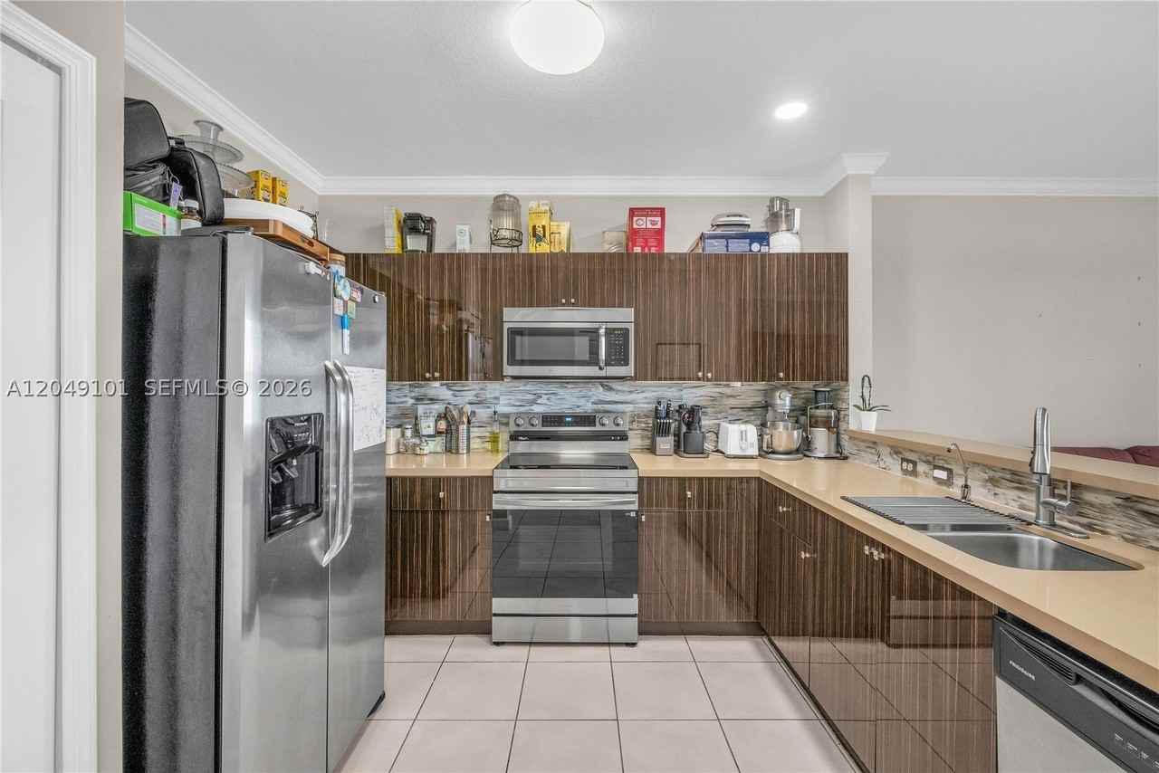 4015 Sw 156th Ave #210 - Photo 6 of 37
