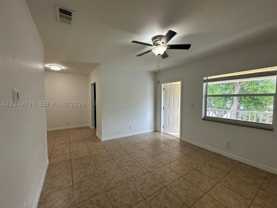 2640 Ne 8th Ave #17 - Photo 1 of 1