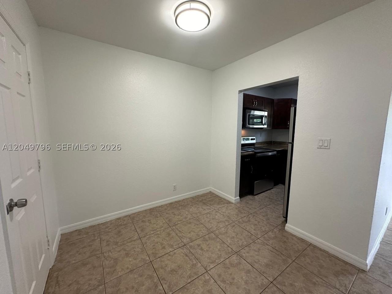 2640 Ne 8th Ave #17 - Photo 5 of 35