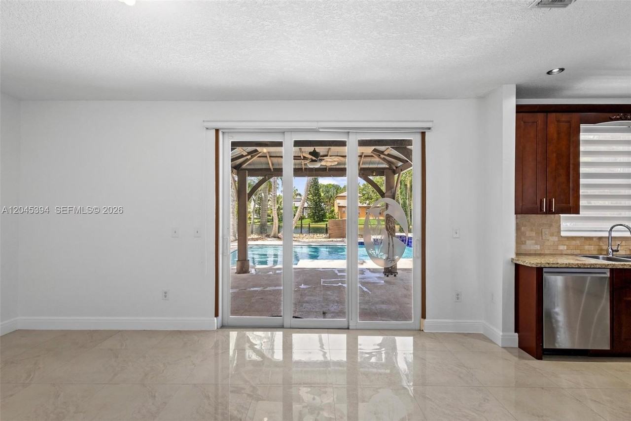 15835 Northwest 7th Street - Photo 4 of 19