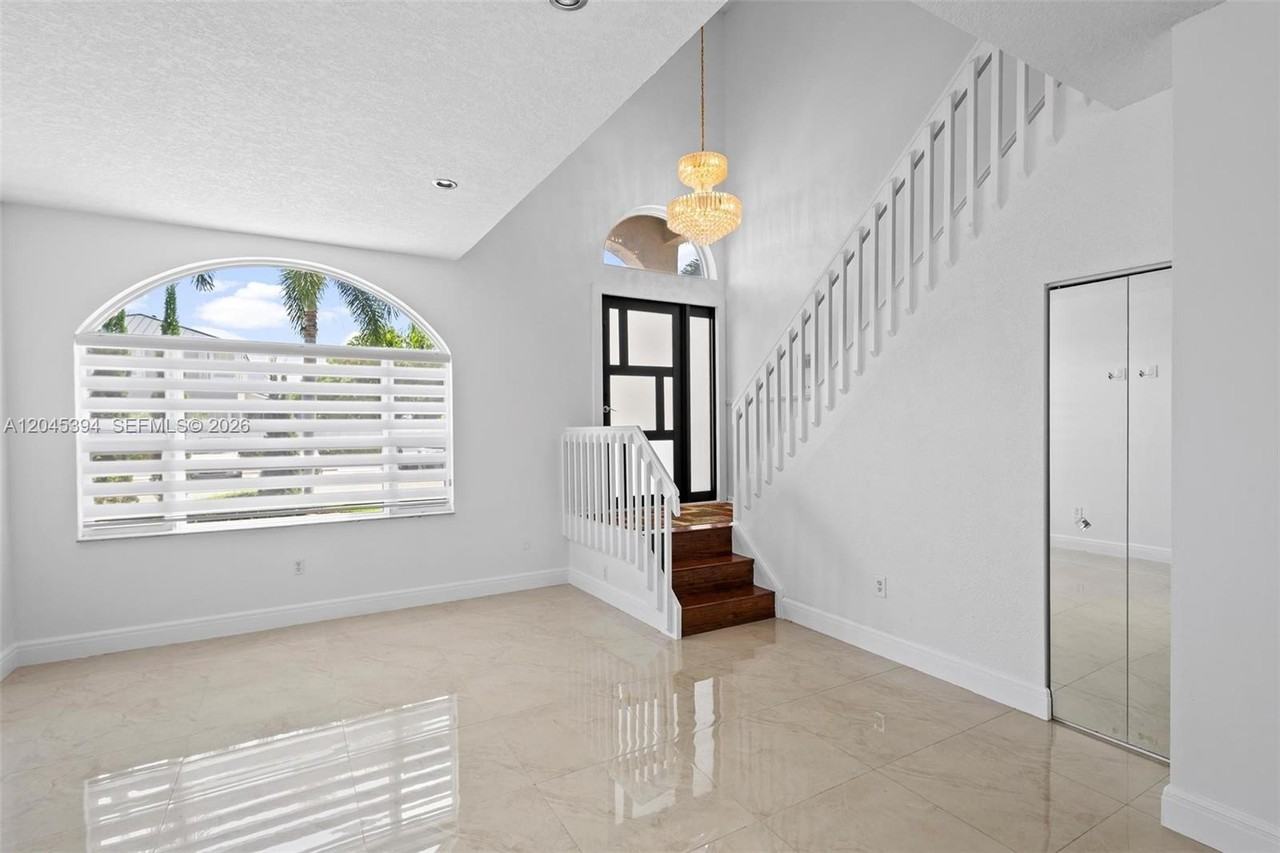 15835 Northwest 7th Street - Photo 6 of 19