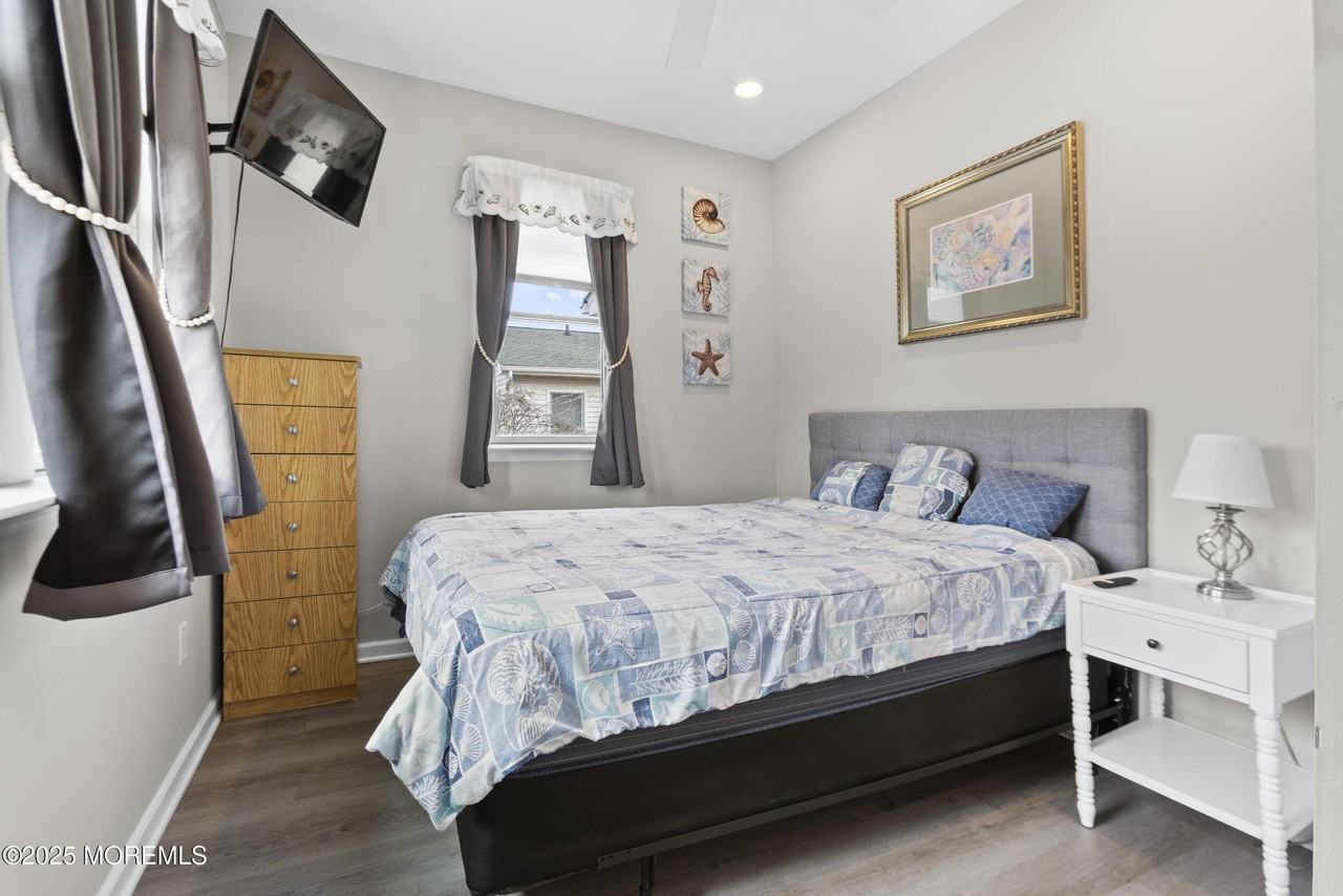 488 2nd Ave #REAR - Photo 7 of 8