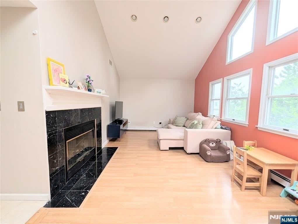 515 Broad Ave #2nd - Photo 2 of 23