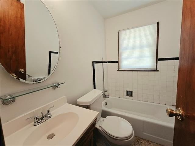 720 Oaklawn Dr - Photo 7 of 9