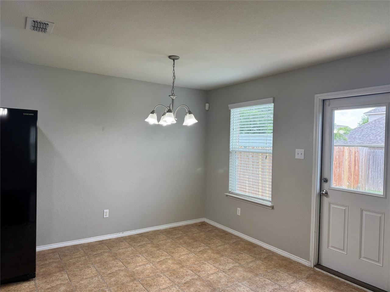 1804 Gayla Creek Dr - Photo 5 of 21