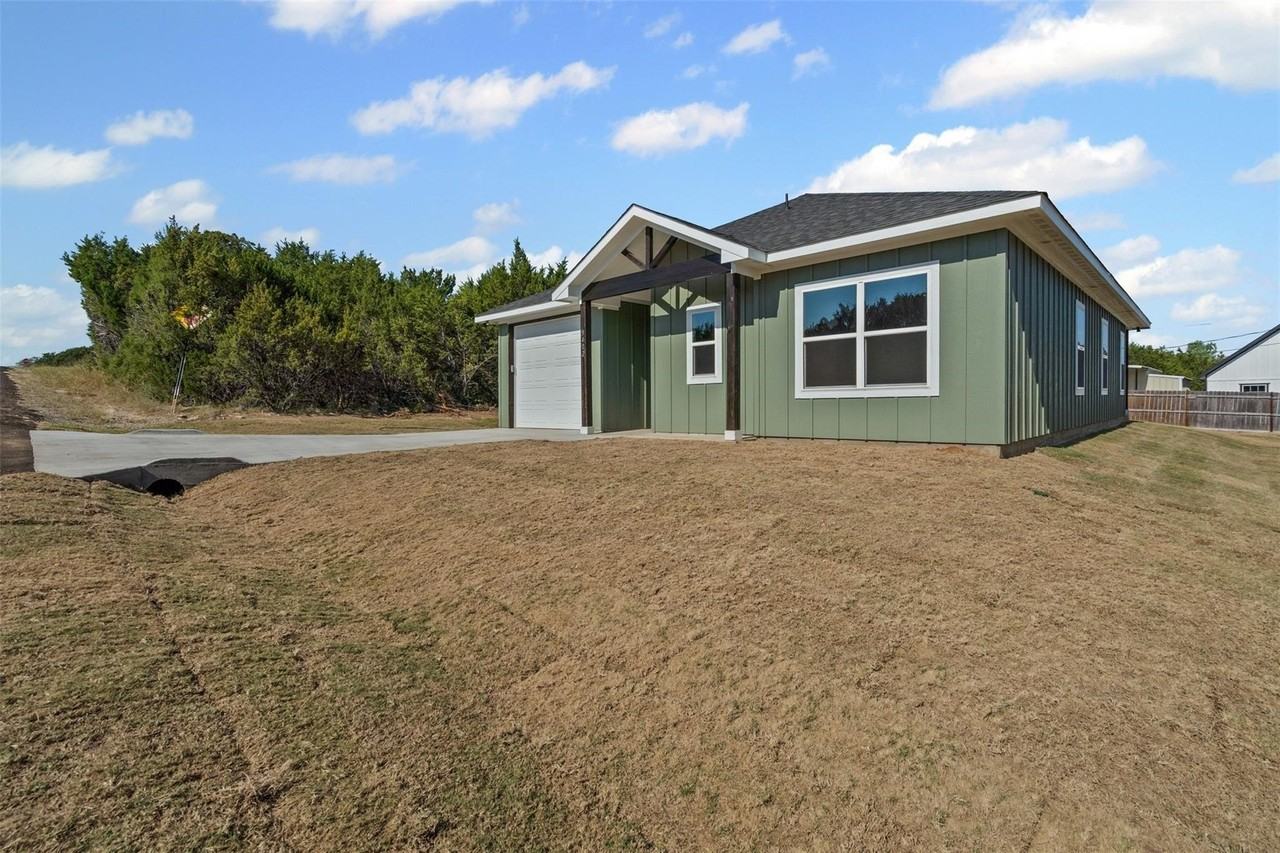 3402 Hilltop Rd - Photo 5 of 40
