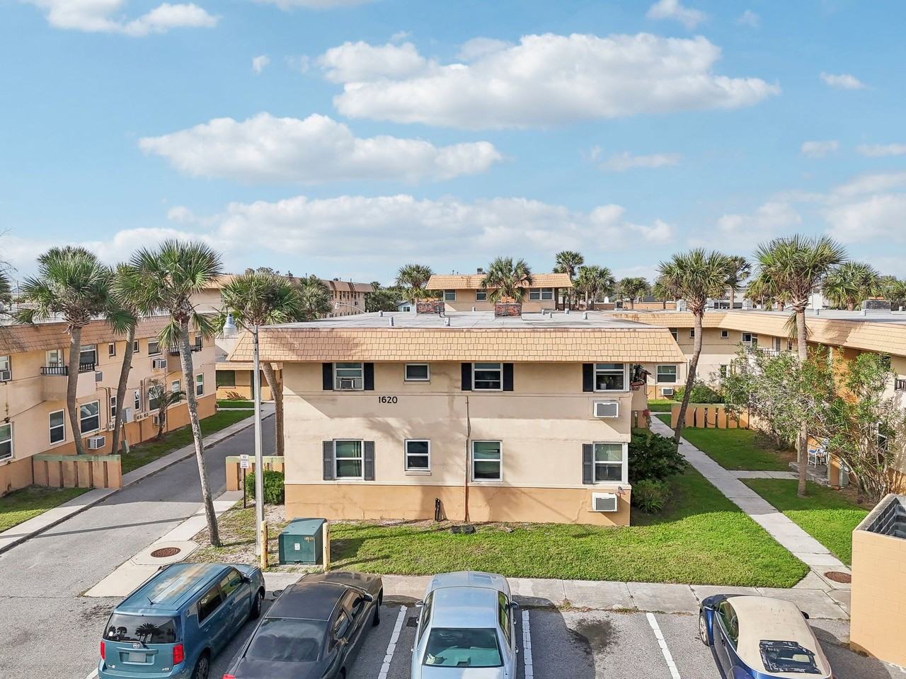 The Villas at Jax Beach - Photo 6 of 34