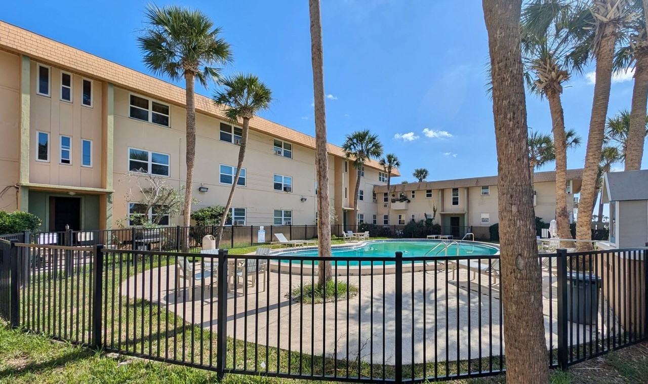 The Villas at Jax Beach - Photo 7 of 34