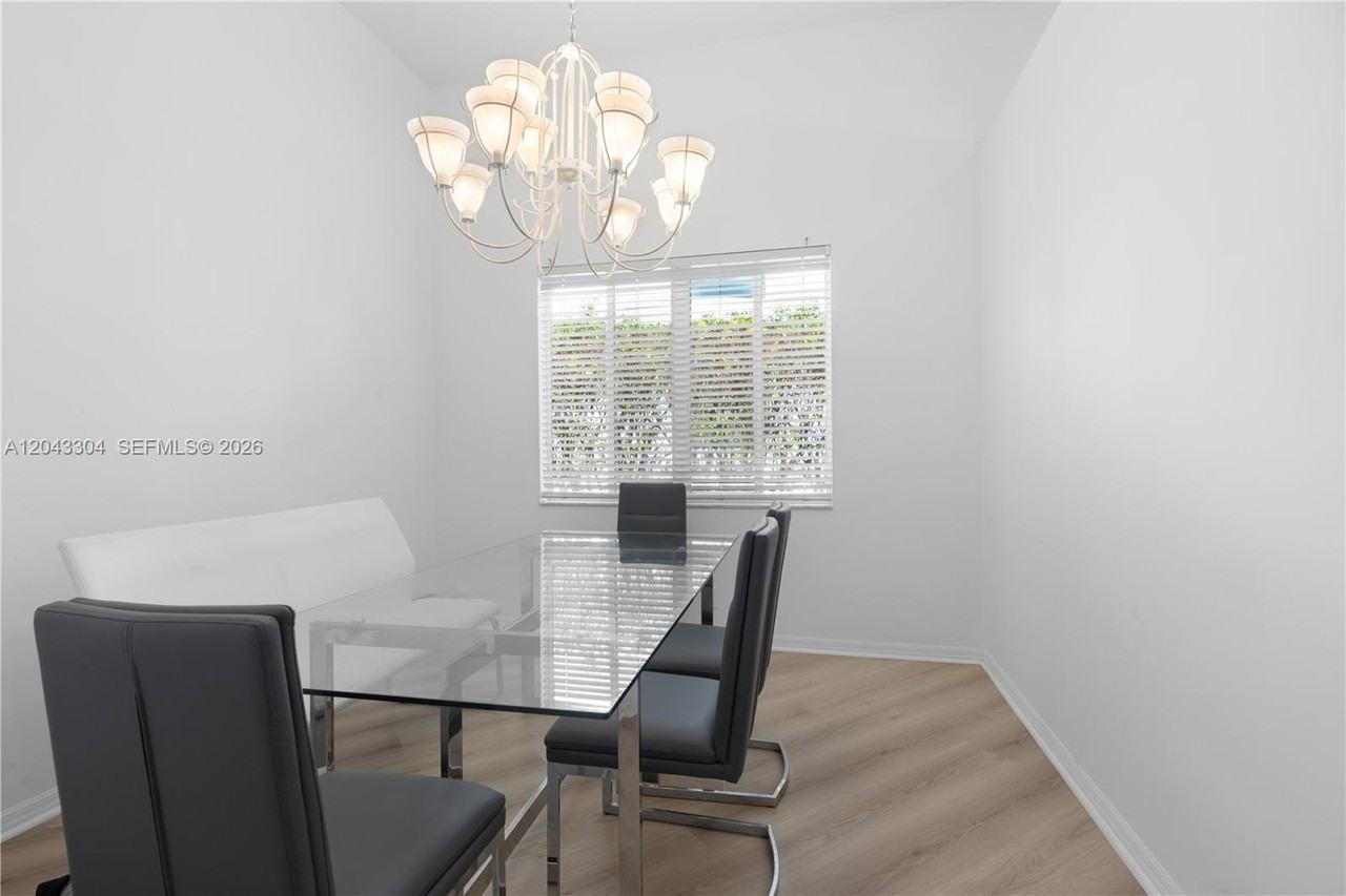 1102 Camellia Circle - Photo 7 of 19