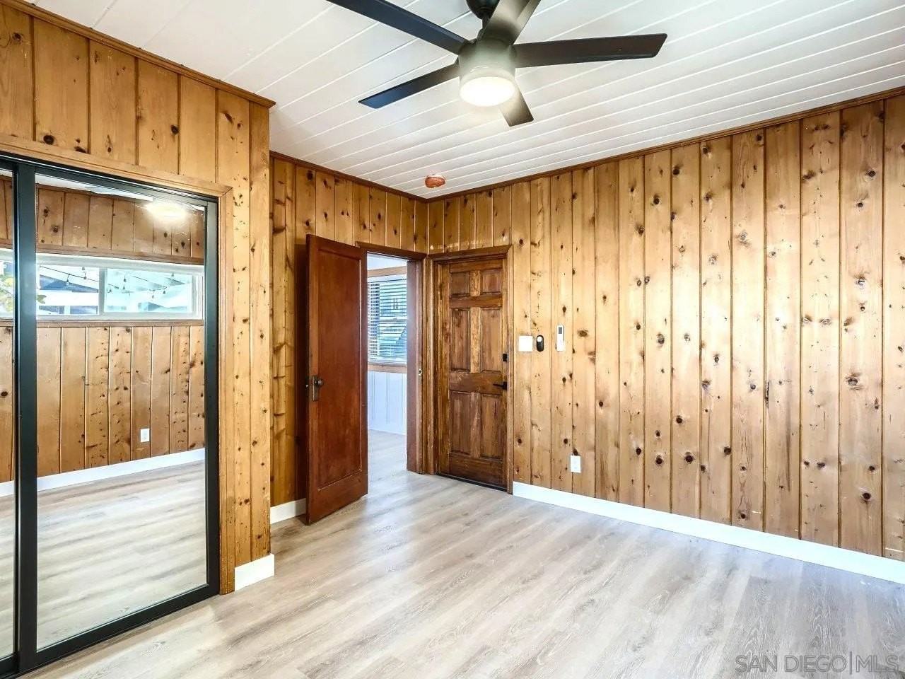4655 Date Ave - Photo 3 of 10
