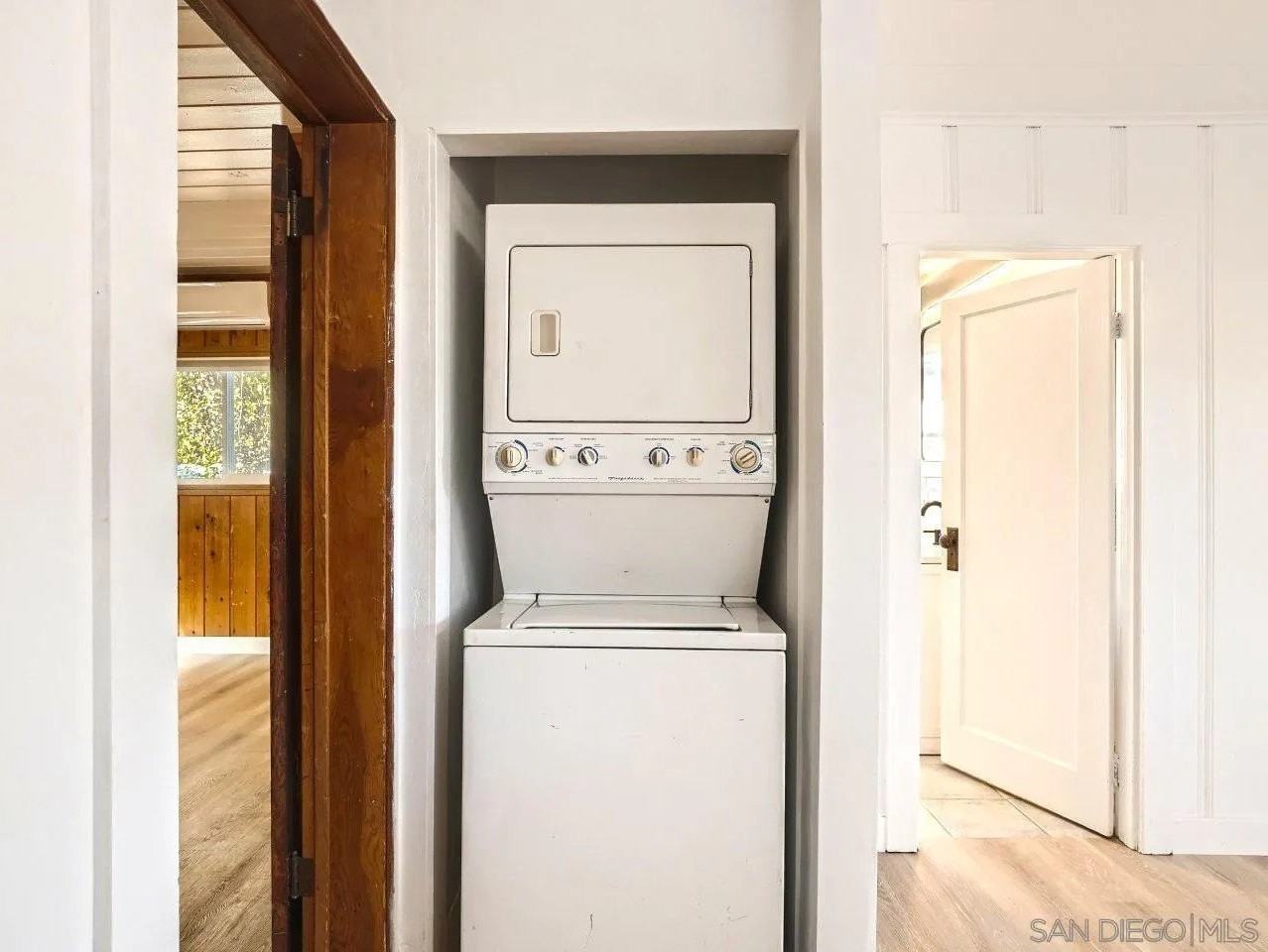 4655 Date Ave - Photo 5 of 10