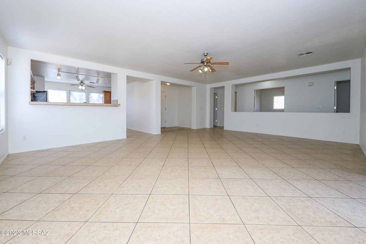 1892 W Bagley Way - Photo 4 of 22