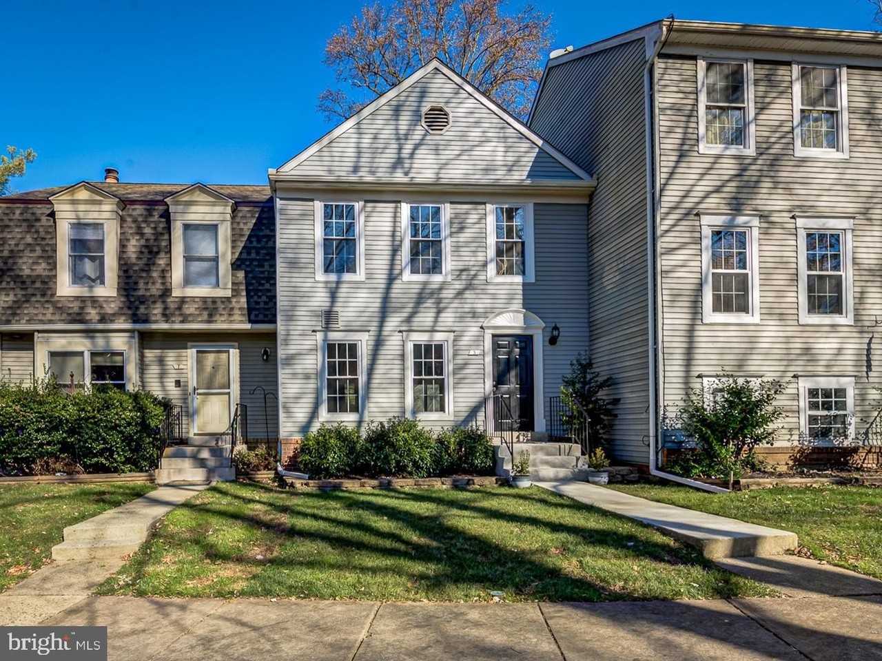 5 Climbing Ivy Ct - Photo 4 of 50
