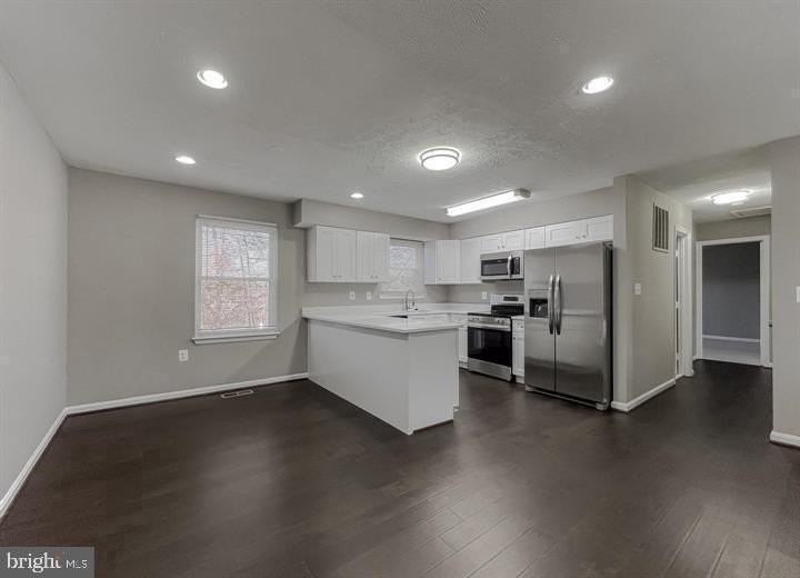 1016 Hill Rd - Photo 4 of 8