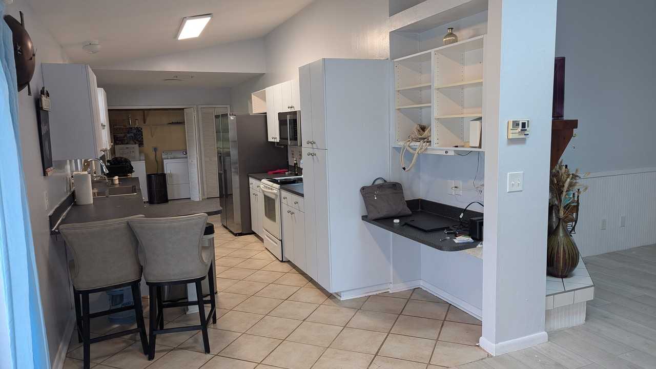 3810 24th Ave Ne #1 - Photo 7 of 26