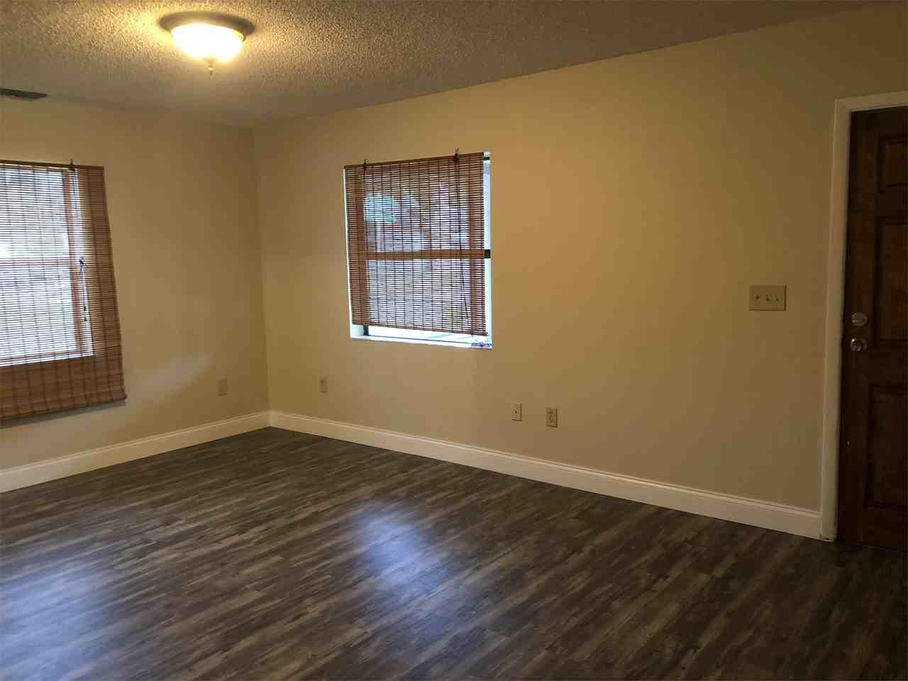 2401 Everett St #1 - Photo 2 of 12