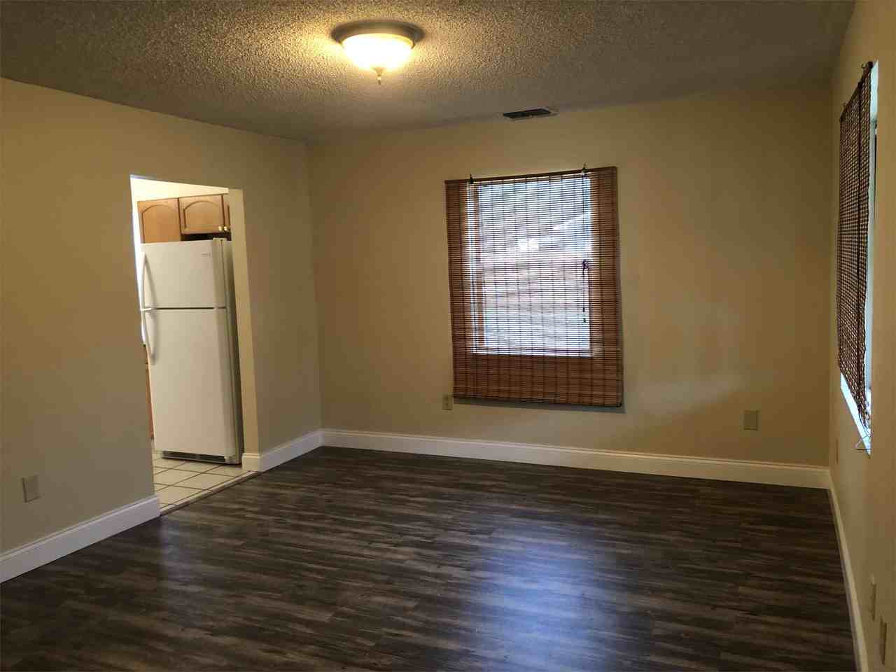 2401 Everett St #1 - Photo 3 of 12