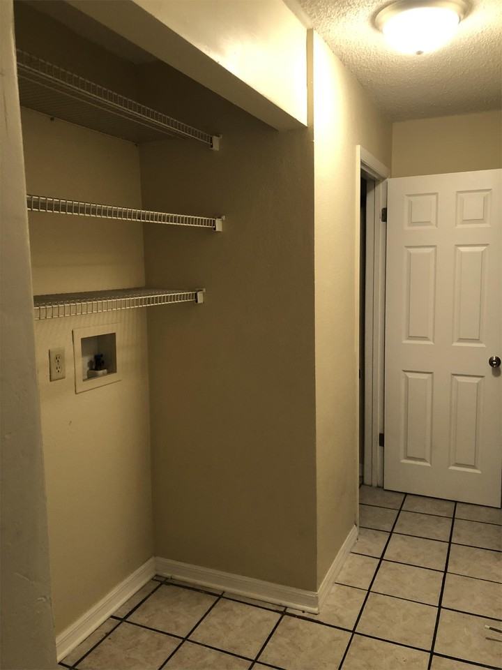2401 Everett St #1 - Photo 5 of 12
