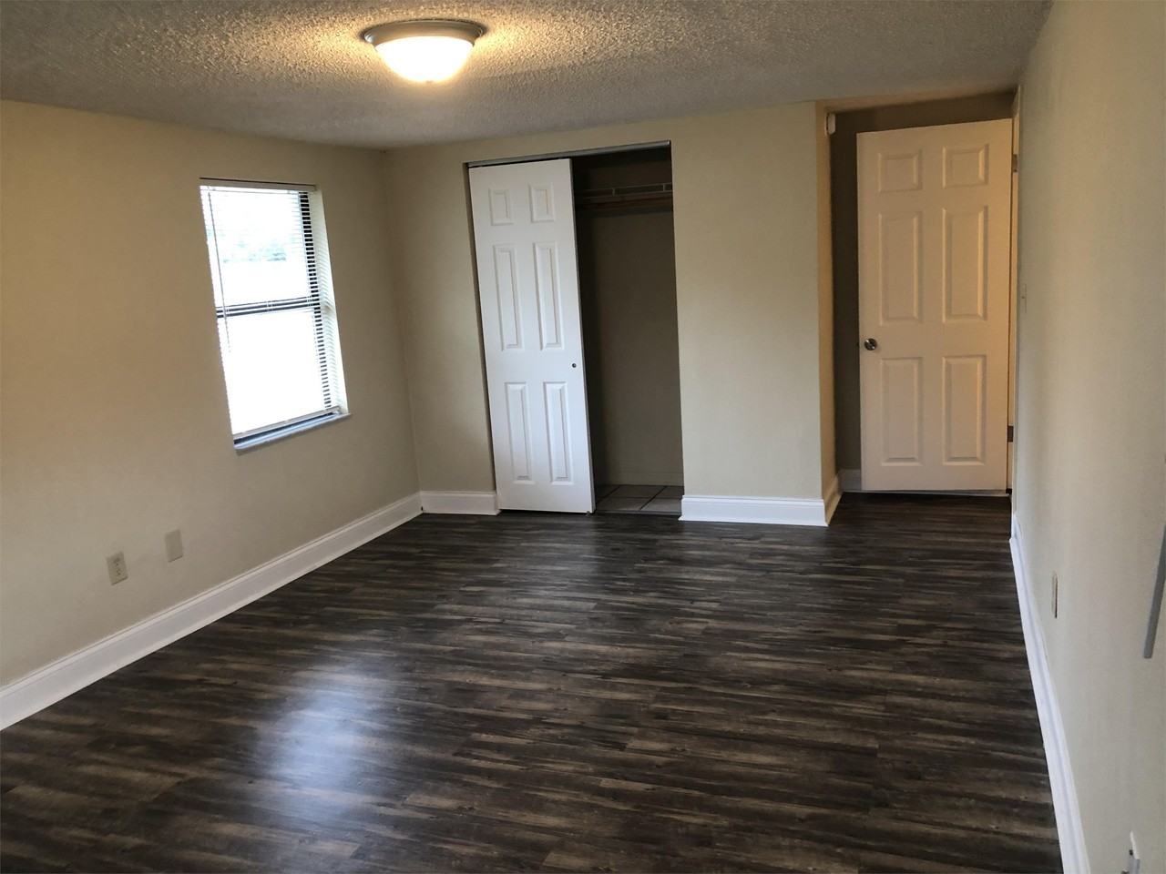 2401 Everett St #1 - Photo 7 of 12