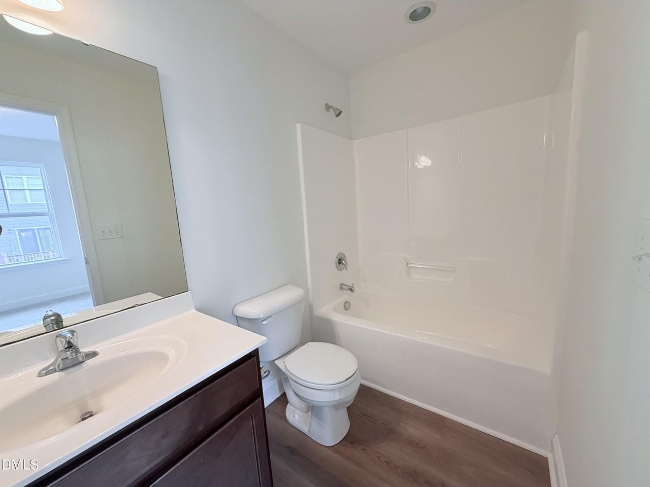 275 Michigan Ave - Photo 5 of 15